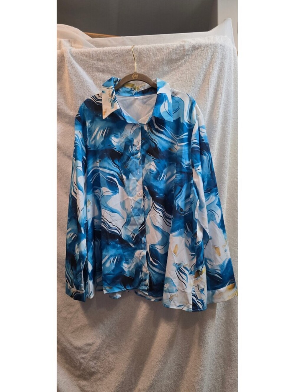 Blue abstract sz 22-24 print long sleeve blouse